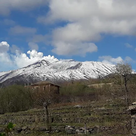 펜션 La Rosa Antica Dell'etna *