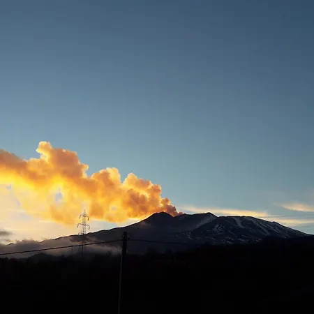 La Rosa Antica Dell'etna *